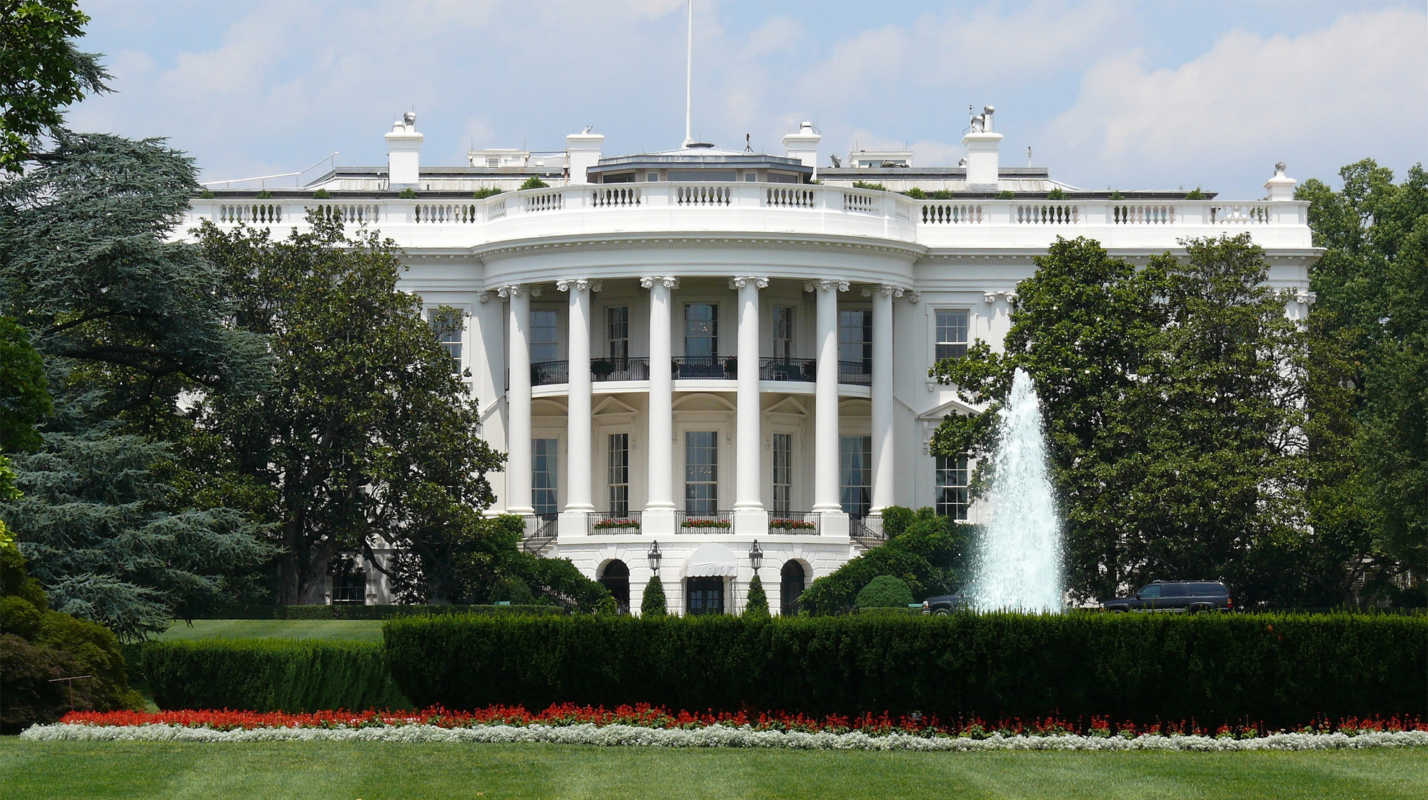 File Photo of White House with South Lawn and Fountain